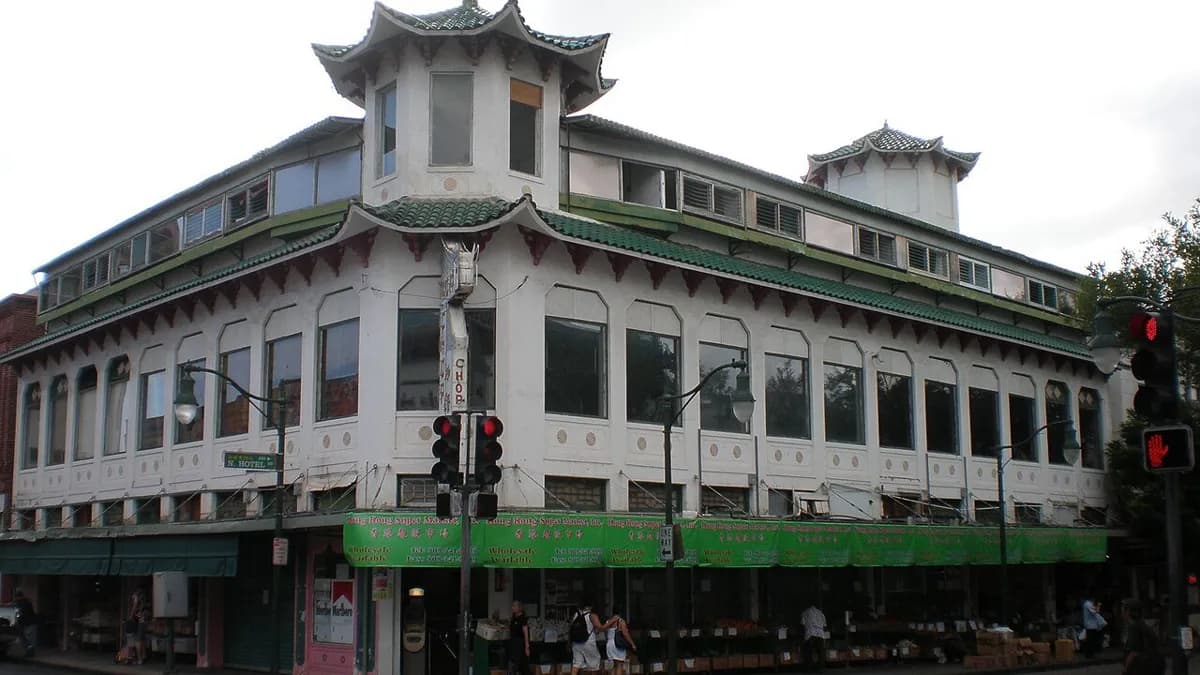 First Friday: dạo phố nghệ thuật tối Thứ Sáu đầu tháng ở Chinatown
