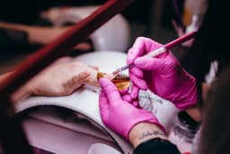Tiệm nail ở Kapolei cần thợ làm bột, Gel X, builder gel hoặc tay chân nước, không trừ supply